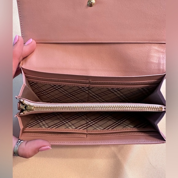 FLASH SALE! ‼️🩷 BURBERRY Blue Label Pink Soft Calf Skin Leather Wallet - Picture 7 of 9